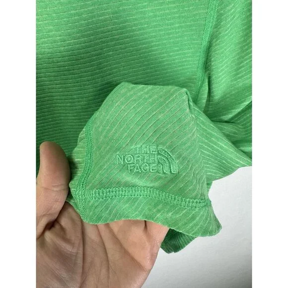 The North Face V-Neck Shirt Size Large Green Short Sleeve Lightweight Front Seam - Picture 2 of 9